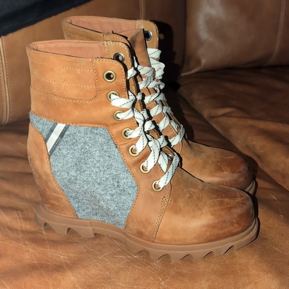 Sorel Joan of Arctic Wedge III Lexie Waterproof Women Bootie - Picture 2 of 4